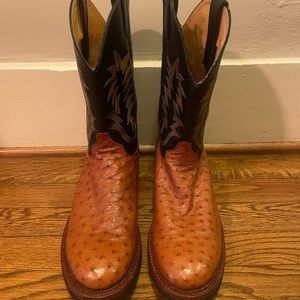EUC Justin Ostrich Quill cowboy boot.